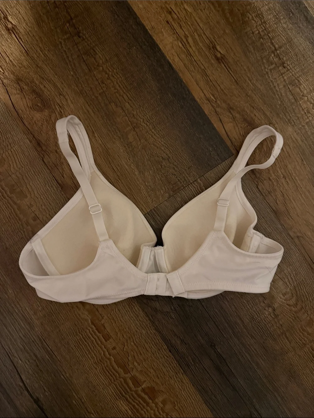 Victoria's Secret Light Cream T-Shirt Bra - Smooth Molded Cups